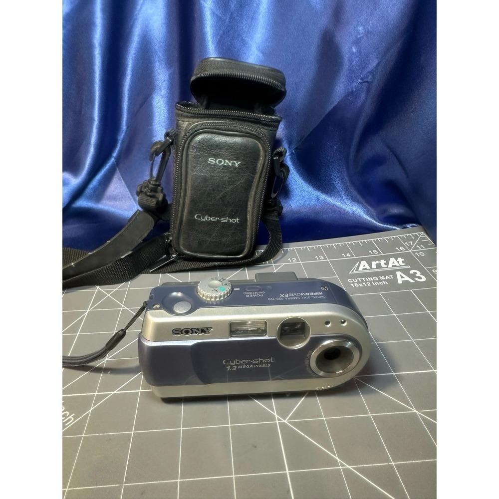 Sony Cybershot DSC-P20 1.3MP Digital Camera & Case Tested/working